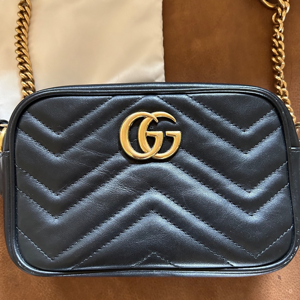 Gucci mini Marmont crossbody bag in black